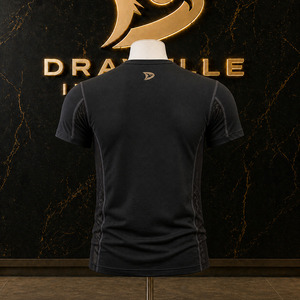 T-shirt slim fit Y2K, noir anthracite, manches courtes, style streetwear, avec motif étoile en strass couleur bronze, panneaux latéraux en maille transparente - Product Image 2