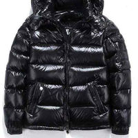 Manteau d'hiver pour homme, noir, à capuche, rembourré, imperméable, fermeture éclair, vêtement d'extérieur décontracté, coupe classique, couleur unie, en polyester