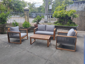 Ensemble de meubles d'extérieur modernes en bois d'acacia solides et durables avec coussins pour jardins, cours, villas Fabricant du Vietnam - Product Image 4