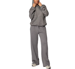 Fournisseur de survêtements athleisure en polyester recyclé à faible MOQ, ensemble de voyage pour femme avec logo personnalisé - Product Image 5