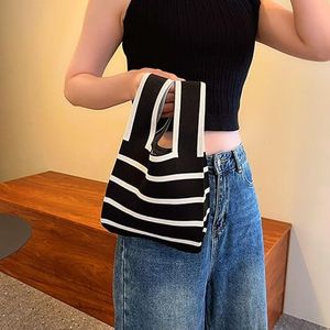 Borsa Tote Versatile da Donna in Lana Lavorata a Maglia, Borsa a Secchiello, Borsa a Scatola, Borsa a Mano - Product Image 4