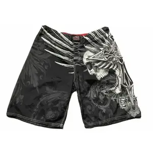 Pantalones Cortos Deportivos de MMA para Hombre, Marca Style Play, con Logotipo Frontal, 100% Poliéster, Secado Rápido, Aberturas Laterales y Cintura Ajustable para Entrenamiento - Product Image 1