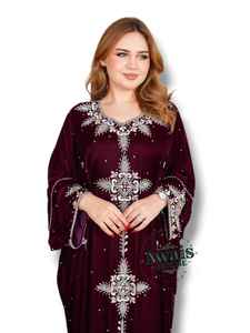 ชุดละหมาดมุสลิมสำหรับผู้หญิง 2 ชิ้น แบรนด์ AWAIS HOUSE สไตล์หรูหรา เรียบง่าย ผ้ากำมะหยี่ประดับลูกปัด - Product Image 5