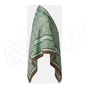 Écharpe carrée en soie pour femme North Approach, imprimé lettres, élégante, multifonctionnelle, accessoire de mode toutes saisons - Product Image 3