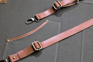 Tablier professionnel en cuir durable, réglable, à bretelles croisées, pour chef et barbier - Product Image 3