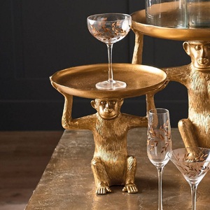 Table d'appoint en métal de forme ronde avec motif singe, table basse de qualité antique, taille personnalisée, en aluminium et laiton - Product Image 1