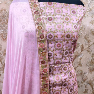 Traje de seda pura Banarasi de 3 piezas con estampado jaal - Product Image 1