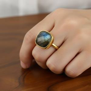 Bague en labradorite, bijoux faits à la main en pierres précieuses, argent sterling 925 plaqué or 14 carats, bijoux fins pour femme, cadeau - Product Image 2