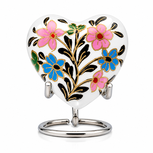 Urna Conmemorativa para Cenizas de Mascotas, Estilo Europeo, en Forma de Corazón, Grabada en Blanco, con Espacio de Almacenamiento - Product Image 1