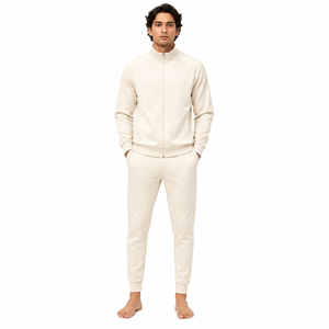 Chándal duradero para hombre diseñado para amantes del fitness que disfrutan del entrenamiento en el gimnasio, el jogging, la carrera, los deportes, los viajes y actividades informales relajadas. - Product Image 1