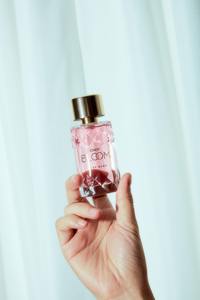 Perfume al por Mayor para Mujer, Eau de Parfum de Larga Duración, CINDY BLOOM - Sexy Rexy, Spray de 50 ml, Aroma Floral, el Más Vendido de Vietnam - Product Image 6