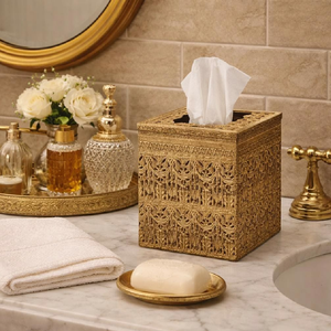 Boîte à mouchoirs classique de style victorien à imprimé floral avec pieds et bordures dorés ornés. Timeless disponible à prix de gros. - Product Image 3