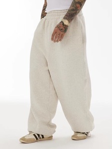 Pantalon de survêtement en coton pour homme, style streetwear, coupe évasée, jambe droite ample et cordon de serrage, design décontracté à jambe large. - Product Image 6