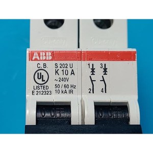 Interruptor de Circuito en Miniatura ABB Serie S200 S202U K10A, Usado, Piezas de Equipos Semiconductores Legados - Product Image 3