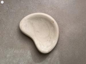 Plateau de service décoratif en marbre beige, fait main, en forme de haricot, moderne, résistant au feu, pour cuisine, salon, villa, revêtement mural - Product Image 4