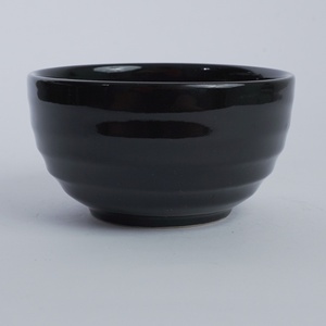 Tazón Pequeño de Cerámica Negro Brillante con Diseño Japandi, Apto para Microondas y Lavavajillas, Apilable, para Arroz, Aperitivos y Restaurantes - Product Image 1