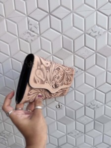 Hot-Selling Carving Hand <b>Tooled</b> Wallet Clutch Phone <b>Case</b> Stylish Handmade Western Leather Floral Wallet for Women's Multi Uses - Product Image 2