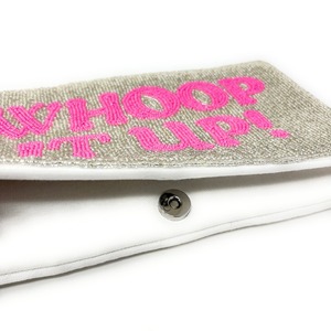 Bolso de mano de fiesta de noche de lujo hecho a mano con cuentas plateadas, bolso cruzado portátil duradero para mujer para texto de letra Rosa informal - Product Image 3