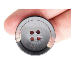 Bouton à bascule naturel en corne personnalisé fini deux trous bouton en os de corne boutons en corne de boeuf pour manteaux - Product Image 4