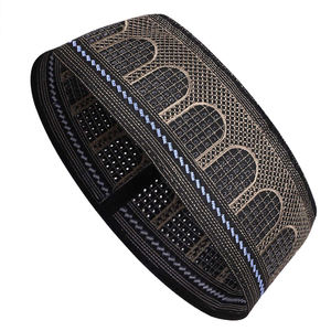 Chapeau de prière musulman de qualité export pour hommes, en coton doux et respirant, style Kufi, commandes en gros, fabriqué au Pakistan - Product Image 3