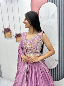 Conjunto de Lehenga Choli y Dupatta para Mujer, Completamente Cosido, con Hilo Pesado y Lentejuelas, Lona de Micro Algodón con Detalles en Dori - Product Image 2