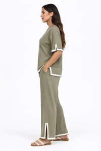 ชุดเซ็ตเสื้อยืดโอเวอร์ไซส์ผ้าคอตตอนผสมเนื้อนุ่มพรีเมียมและกางเกงขายาวสีเขียวมะกอกสำหรับผู้หญิง พร้อมขอบตัดสี - Product Image 3