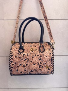 Sac à main Speedy en cuir sculpté à la main, style Gypsy Boho, fait main, couleur rose, élégant, multi-usages, vente en gros - Product Image 3