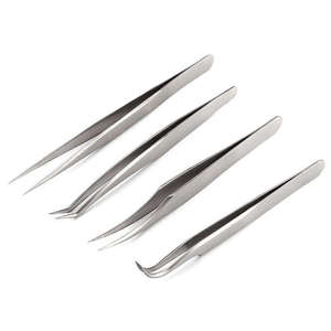 Pince à épiler professionnelle SIMAECO-CE pour extensions de cils avec nouveau design de poignée, en acier inoxydable, à pointe dentée - Product Image 1