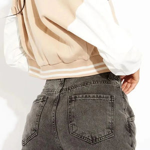 Blousons universitaires vintage en laine pour femme, personnalisables avec logo, de haute qualité, style bomber, pour l'école et le collège - Product Image 6