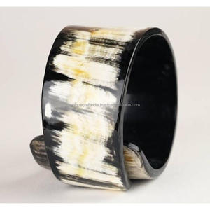 Ensemble de bracelets en corne naturelle TribalGlint | Bracelets de déclaration ethniques audacieux pour la mode Boho et les cadeaux faits à la main | Collection en gros - Product Image 4