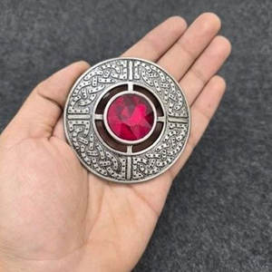 Broche Escocés de Kilt con Diseño de Cuadros y Piedras Variadas, Acabado Plateado Antiguo, 3 Pulgadas, Venta al por Mayor de Fábrica 2026 - Product Image 1