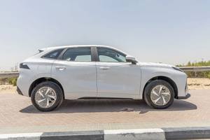 Nuevo SUV Eléctrico de Lujo con Tracción Total, Batería de Litio Única, Asientos de Cuero, Neumáticos R19 y Gran Autonomía - Product Image 3