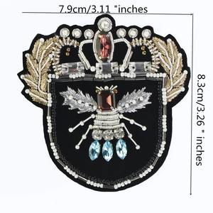 Broche logo brodée à la main en soie du Pakistan, bijou décoratif simple et mignon pour femme, à coudre - Product Image 2