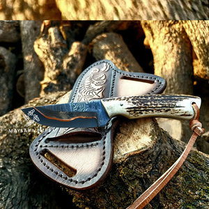 Couteau de chasse en acier damas cuivré avec étui en cuir et manche en bois de cerf – MAYSARA IMPEX - Product Image 1