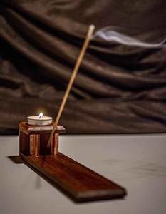 Caja de incienso de madera de lujo para quemador de incienso Bakhoor, decoración para el hogar en Ramadán y Eid, por Madiha Art And Craft. - Product Image 6