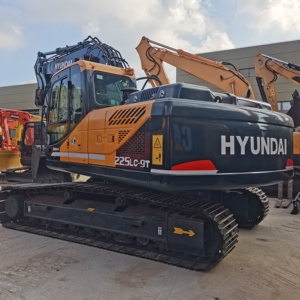 Excavadora Hyundai 225LC-9T de 22 Toneladas con Cucharón de Excavación de 0.8m de Capacidad, Equipo Pesado Usado, Motor y Caja de Cambios - Product Image 5