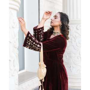 Ensemble Kurta pour femme en velours élégant Noor Jahan, manches longues, taille XS, couleur marron, brodé - Product Image 3