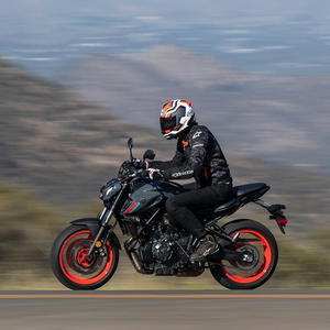 Motocicleta urbana de bajo consumo para uso en ciudad, Yamaha MT 07, ideal para desplazamientos y viajes largos. - Product Image 3
