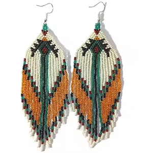 Boucles d'oreilles pendantes artisanales en perles de rocaille, couleur personnalisée, bijoux brodés complexes pour femme, idéales pour mariage - Product Image 5