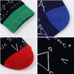 Calcetines Deportivos con Diseño Matemático para Adultos, Transpirables, Tejidos, con Estampado, en Colores Azul, Verde y Rojo, para Uso Diario Informal - Product Image 4
