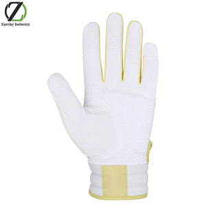 Guantes de Bateo Acolchados Finch Softball |   Par |   Palma Antideslizante |   Palma acolchada con amortiguación |   Respaldo de malla flexible |   Correa de Muñeca de Ajuste Rápido - Product Image 4