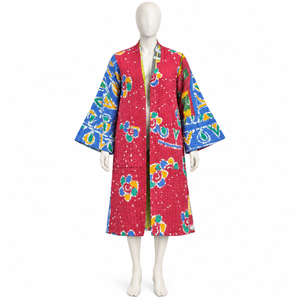 Veste kimono traditionnelle en coton rouge et bleu avec patchwork, couture Kantha et manches larges |   Longue veste ouverte style bohème - Product Image 1