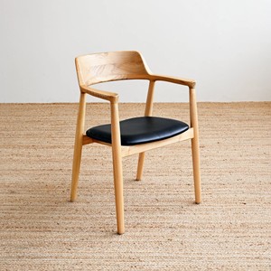 Silla de Comedor Moderna con Brazos, Estructura de Madera de Teca Sólida y Tapicería de Cuero PU Impermeable para Uso en Interiores/Exteriores en Apartamentos - Product Image 1