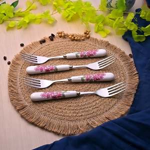 ส้อมสแตนเลสขนาดเล็ก Lilac Charm เป็นมิตรกับสิ่งแวดล้อม (ชุด 4 ชิ้น) ส้อมสำหรับร้านอาหารหรู บ้านพักแรม ใช้กับสลัดและของหวาน - Product Image 1