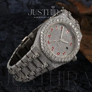 Montre en diamant Moissanite VVS de qualité supérieure pour homme ou femme avec un élégant sertissage de pierres pour occasions décontractées et formelles, disponible à la vente - Product Image 3