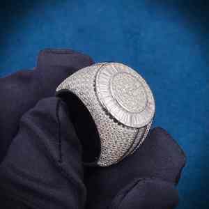 Bague Cœur Baguette Plaqué Or Sertie de Pierres Moissanite, Bijou Hip Hop Unisexe Tendance et Audacieux - Product Image 4