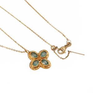Collar con Colgante de Calcedonia Acuática con Diseño Floral, Gema Ovalada Facetada de 3x5 mm, Cadena Ajustable - Product Image 2