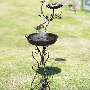 Bebedero para pájaros de metal ecológico, duradero, decorativo y sostenible, para jardín exterior, solución de riego para aves. - Product Image 1