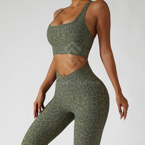 Ensemble de yoga sportif confortable et solide avec logo frontal, tissu respirant et flexible, écologique, tenue d'entraînement 2 pièces - Product Image 4