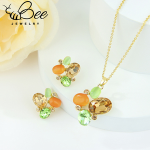 Conjunto de joyería de cristal con dijes para mujer, de alta calidad original, chapado en oro de 14 quilates, estilo vintage, collar y aretes de colores, para novias. - Product Image 3